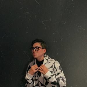 Meet your Posher, Henry